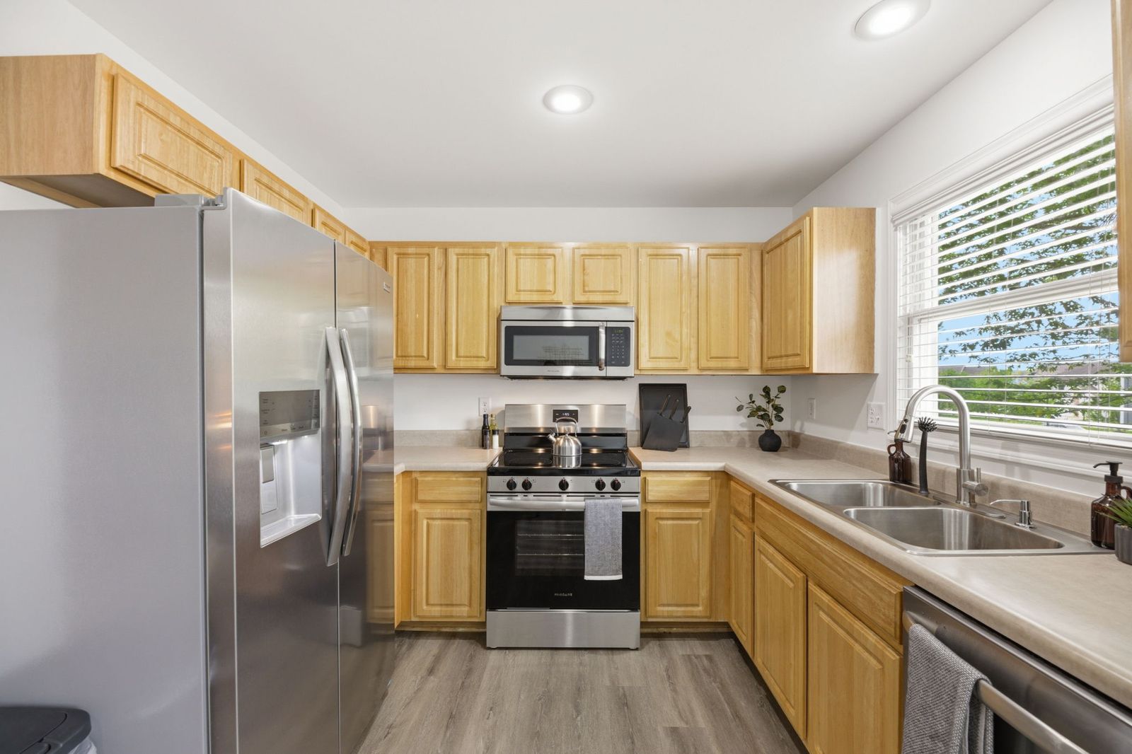 Fully equipped kitchen with stainless appliances